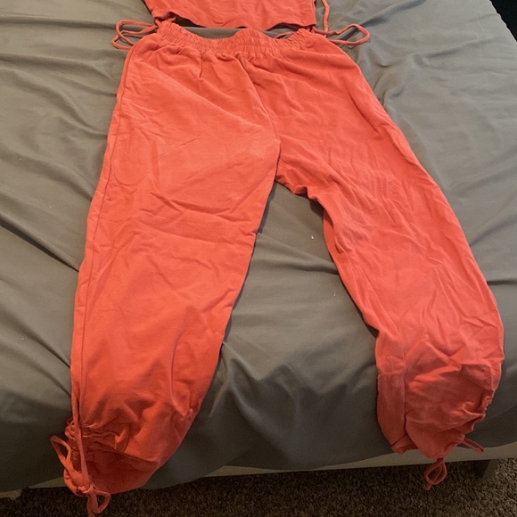 Pink kittenish two piece set - Picture 4 of 4